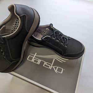 Dansko Peggy suede black size 7.5-8 women's waterproof shoes